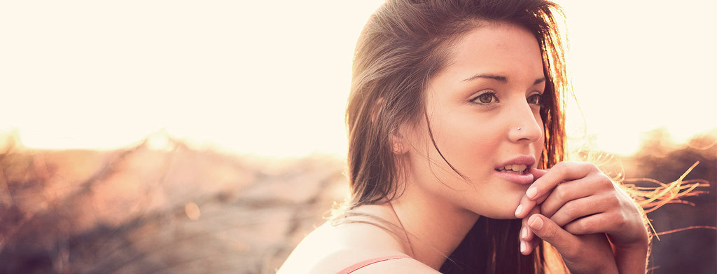 Thời V-line qua rồi, bây giờ mặt tròn cằm chẻ mới hot mới yêu nhé các cô gái!