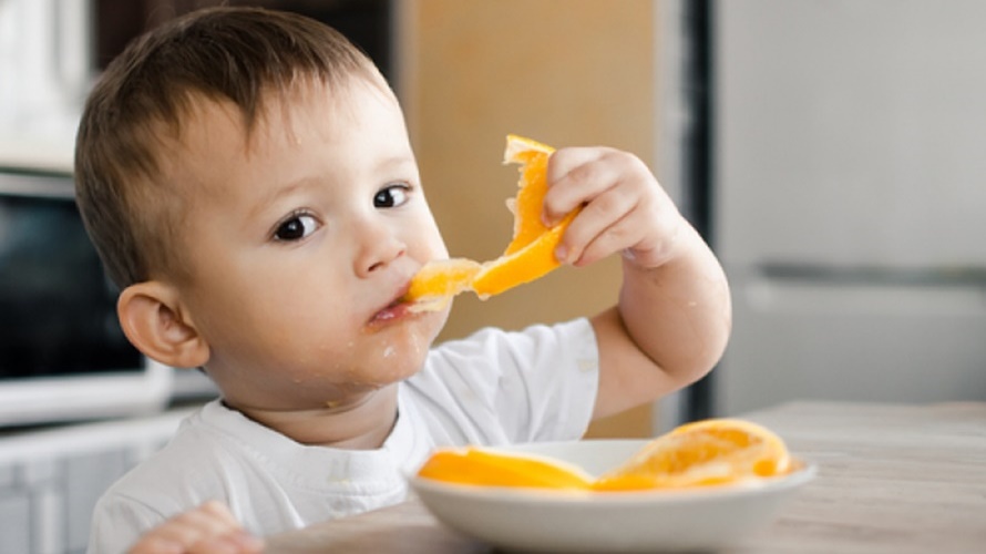 Mẹ mừng khi con ăn bốc!