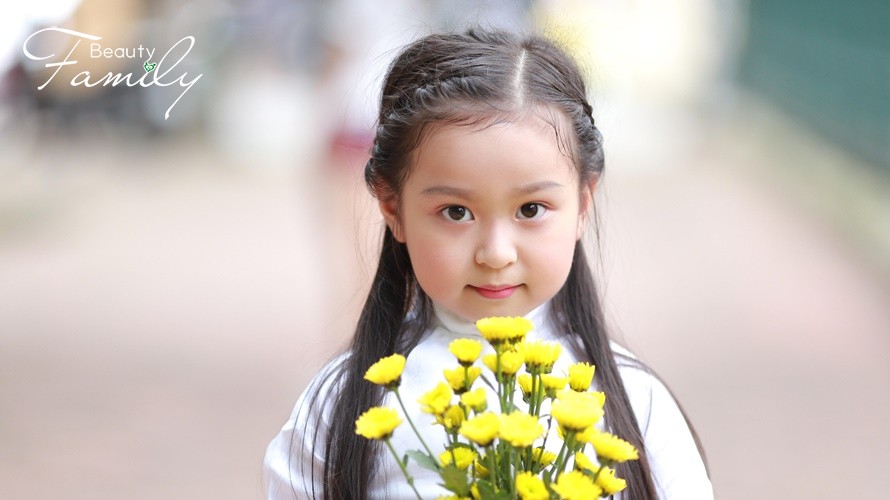 Khánh Chi – Cô bé đa sắc màu