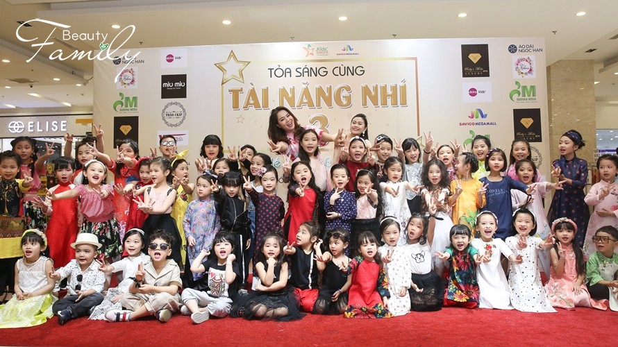 “Nhịp bước vào hè” – lăng kính vạn hoa chắp cánh tài năng nhí