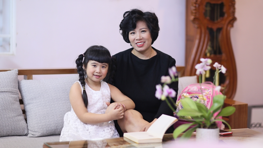 Anh Đào – NTM “Hot mom”, bạn tâm giao của con