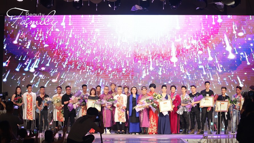 Gala “Đêm Ngàn Sao”: Ngàn sao hội tụ tri ân Tổ nghiệp ngành Tóc Việt Nam 2018