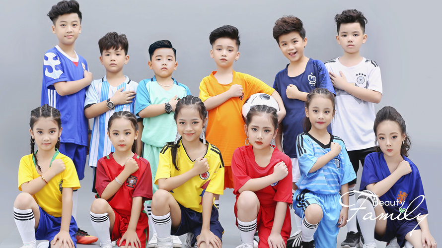 Khởi động mùa hè cùng World Cup và 12 mẫu nhí hot của Việt Nam