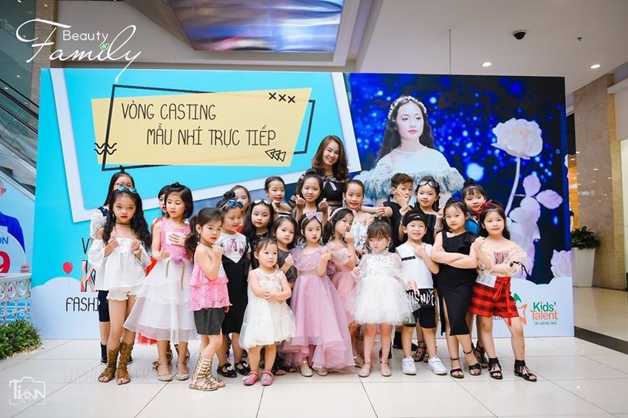 Người mẫu nhí liệu có chểnh mảng học hành? Cùng ngắm bảng điểm của dàn mẫu nhí Vietnam Kids Fashion Week 2018