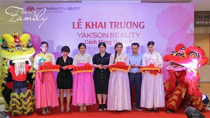 Khai trương cơ sở thứ 10: Yakson Beauty gây ấn tượng với liệu pháp Golki nắn thẳng chân