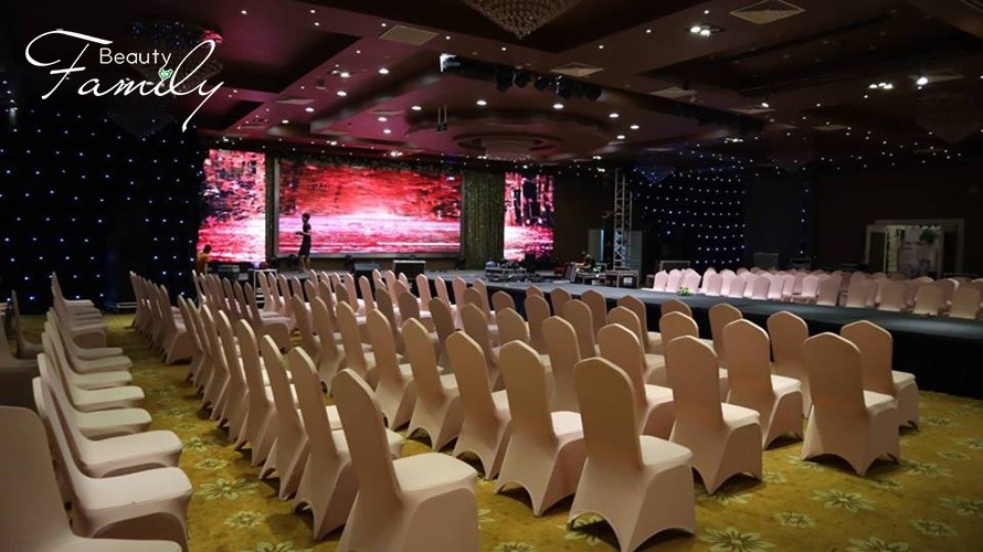 Trước giờ G Hairshow Elgon 2018 Elegance: Gấp rút hoàn thiện trang trí