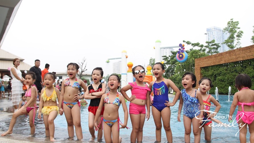 Những hình ảnh hậu trường siêu yêu của thí sinh IKids