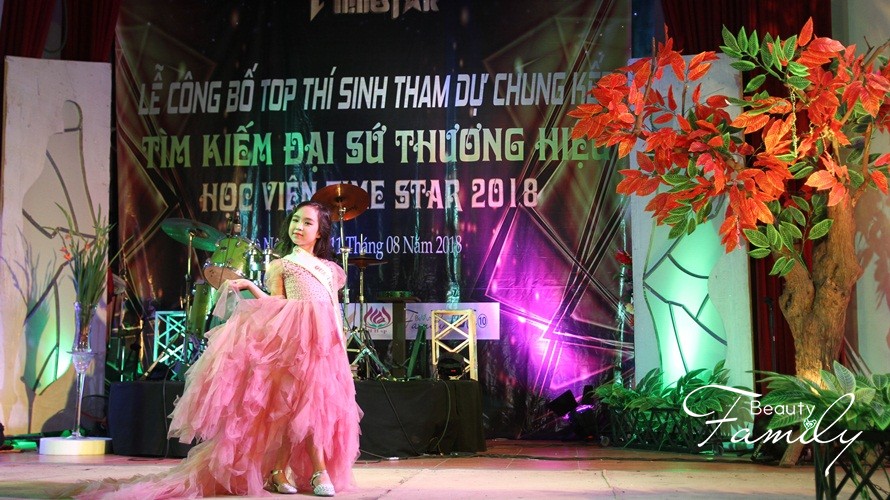 Công bố Top thí sinh tham dự chung kết Tìm kiếm Đại sứ thương hiệu Học viện Time Star