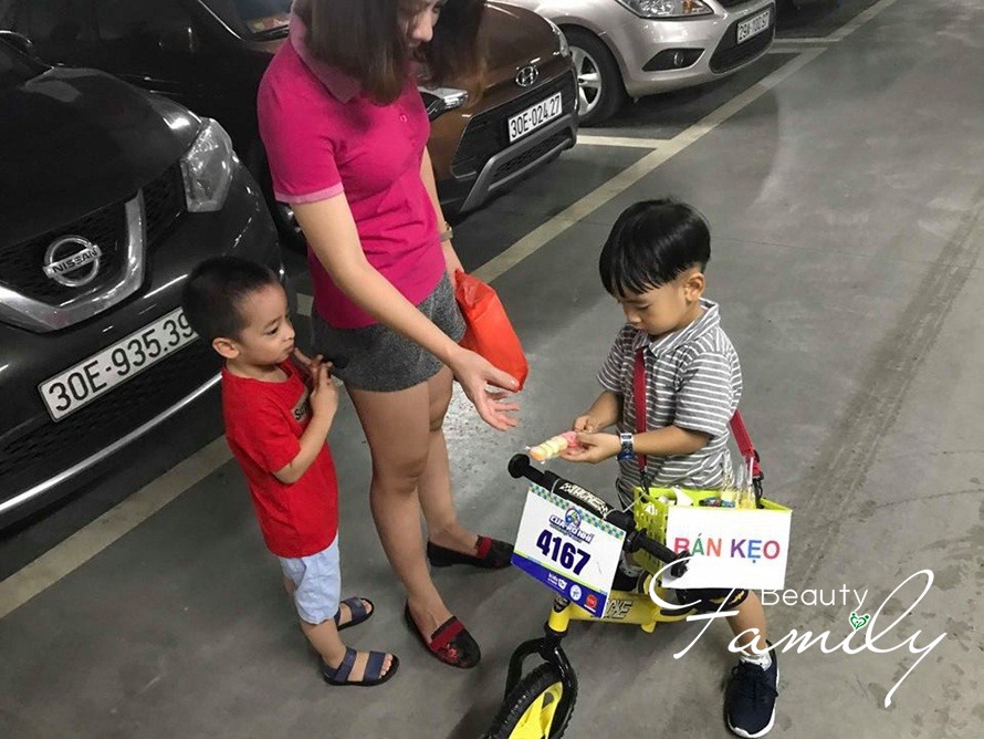 “Khởi nghiệp” cùng con: Dạy con về giá trị đồng tiền và sức lao động