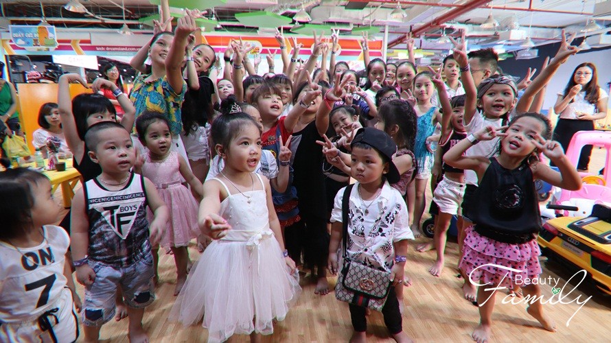 Những khoảnh khắc thú vị của thí sinh Ikids Việt Nam 2018 tại Dreams Land