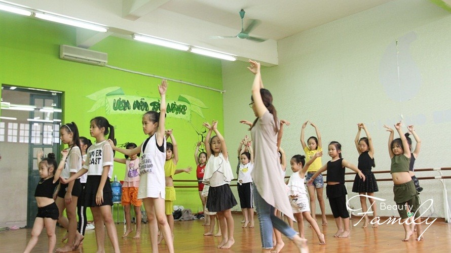 IKids Việt Nam 2018: Thí sinh miệt mài tập múa cho đêm Gala