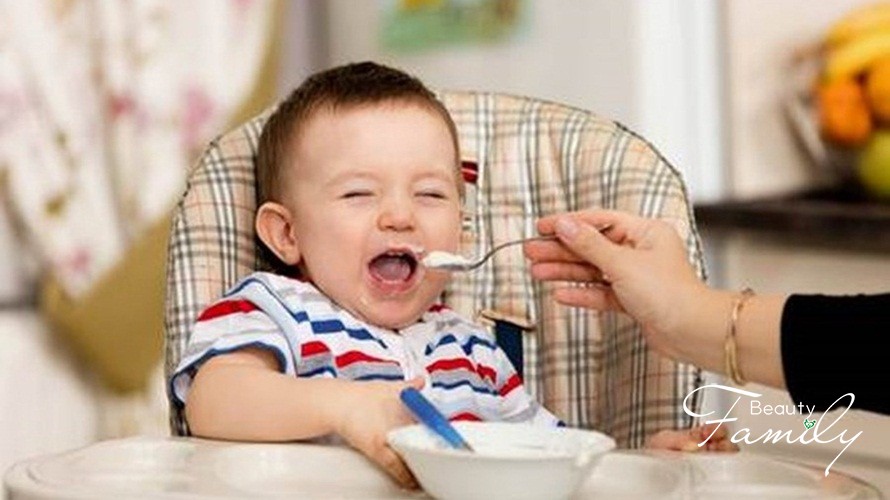 Những sai lầm mẹ tuyệt đối tránh xa khi cho trẻ ăn dặm