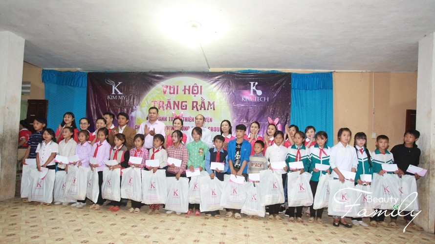 Cùng Kimmy Group mang Vầng trăng yêu thương đến với trẻ em vùng cao