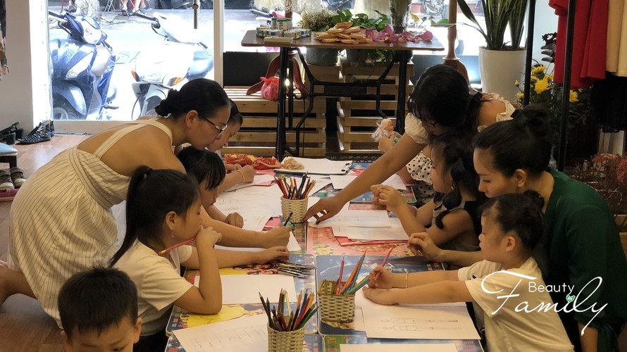 Trở thành nhà thiết kế thời trang NHÍ, bé yêu của bạn có đam mê không?