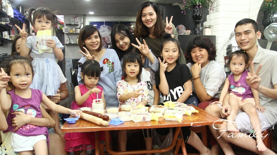 Chung tay làm bánh, trao Tết đoàn viên cùng Beauty Family