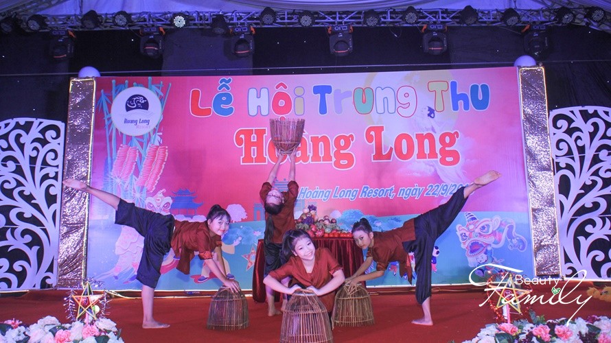 Trung thu ý nghĩa cùng các thành viên trong câu lạc bộ Sao Việt nhí