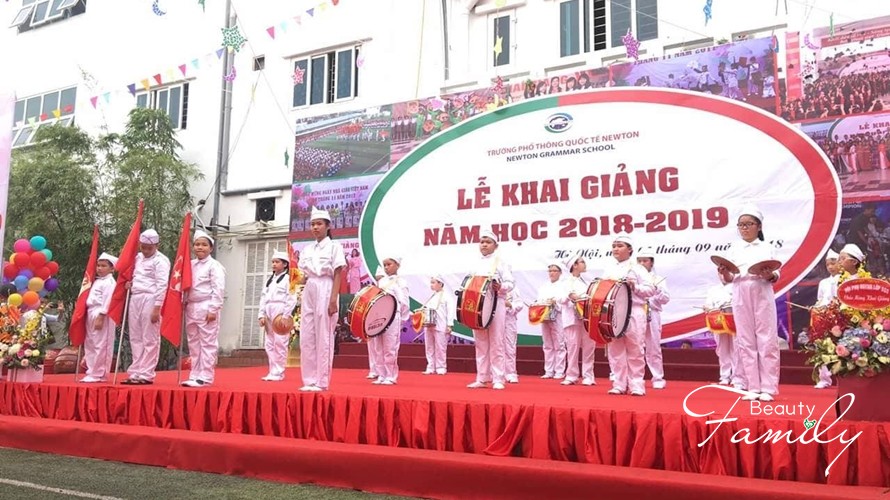 Rộn ràng theo chân Ikids Việt Nam đi khai giảng