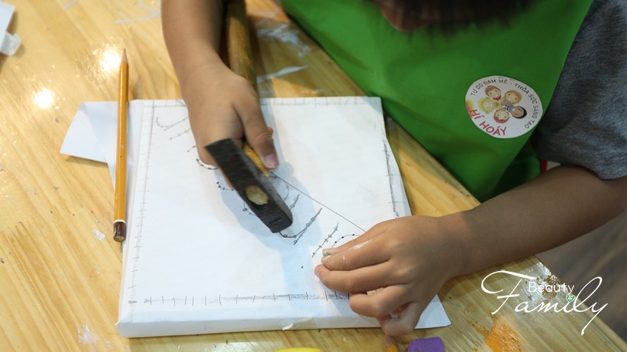 Độc đáo lớp học String Art: Tranh chỉ đinh nghệ thuật cho trẻ em đầu tiên tại Hà Nội