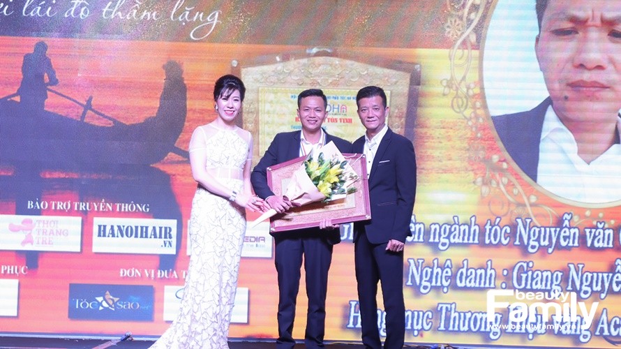 Mydico tri ân sự cống hiến của các nhà sư phạm trong lễ vinh danh nhà sư phạm ngành tóc Việt Nam 2018