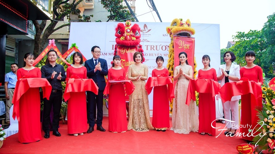 Khai trương Thẩm mỹ công nghệ cao Huyền My Beauty tại Ninh Bình