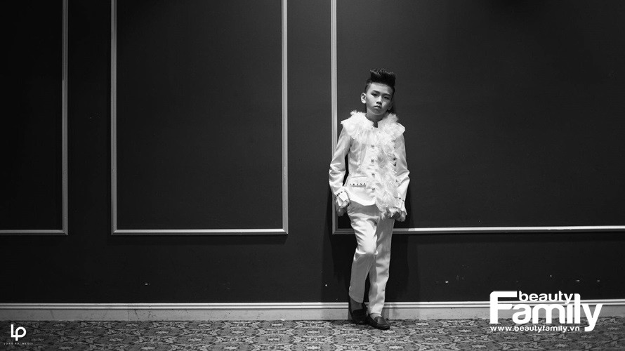 Quán quân Thử tài siêu mẫu nhí: Thần thái lạnh lùng – trái tim ấm áp