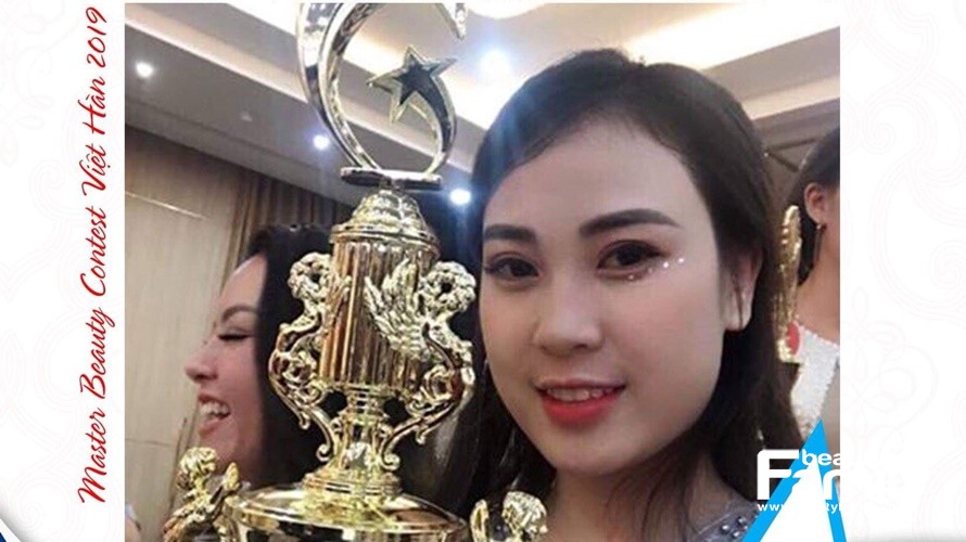 Vũ Thị Tuyết-giám khảo trẻ tuổi nhất tại cuộc thi Master Beauty Contest Việt – Hàn 2019: tài đâu cần đợi tuổi