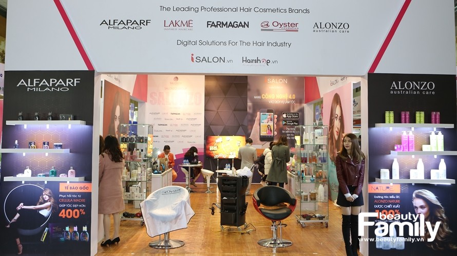 Gian hàng hoành tráng của Salonzo Group tại triển lãm Beautycare Expro 2019 thu hút đông đảo khách tham quan, mua sắm