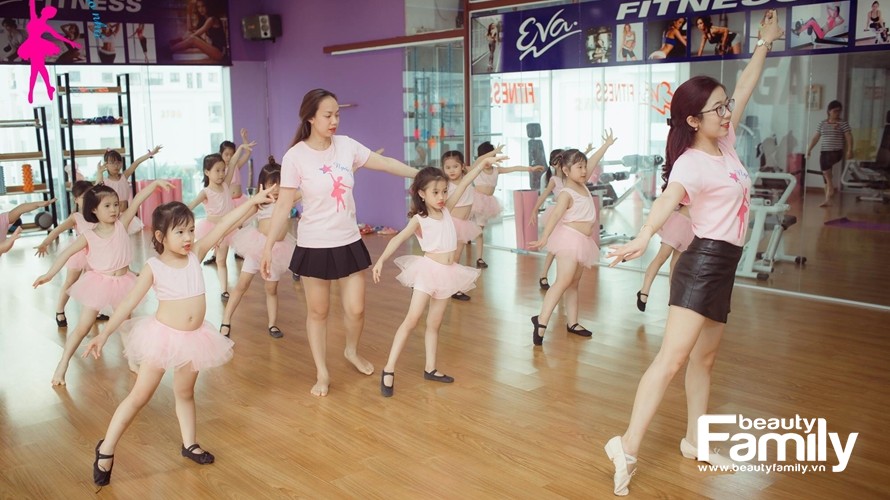 Những người lái đò của các học viên CLB Ngôi sao nhỏ