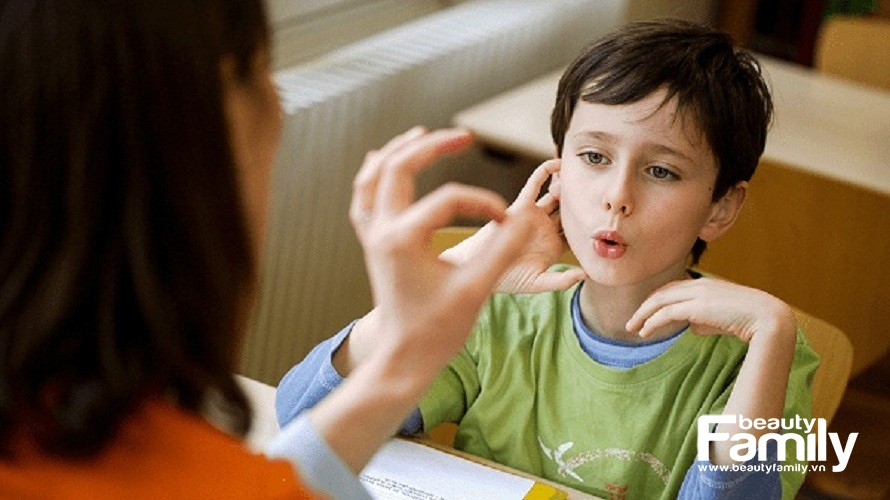Cùng con vượt qua rào cản của tật nói lắp