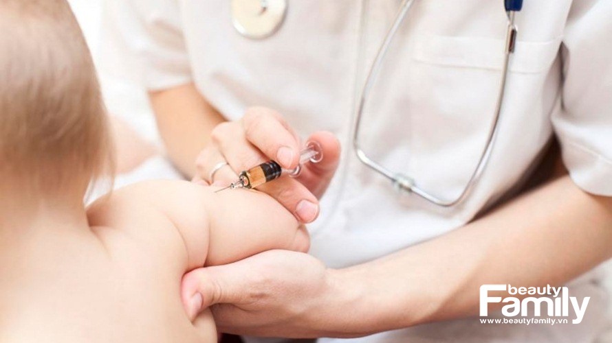Lịch tiêm phòng cho trẻ sơ sinh năm 2019, mẹ cần biết