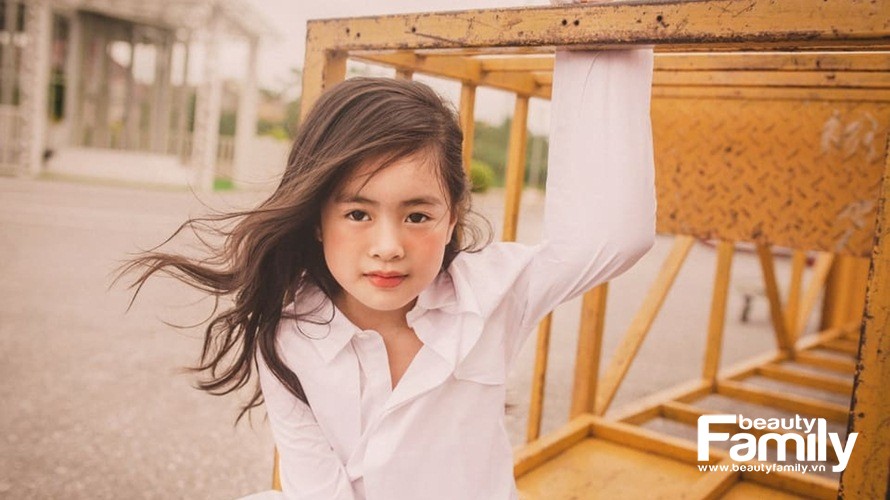 Trần Vũ Phương Linh – “thiên thần” nhí bước ra từ đêm diễn “Sắc màu của biển”