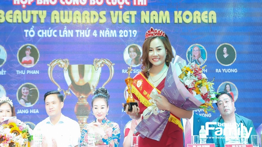 CEO spa Bảo bối xinh đẹp Đinh Mai Huyền thắng đấu giá từ thiện cup Top Học viện Spa uy tín thương hiệu vàng