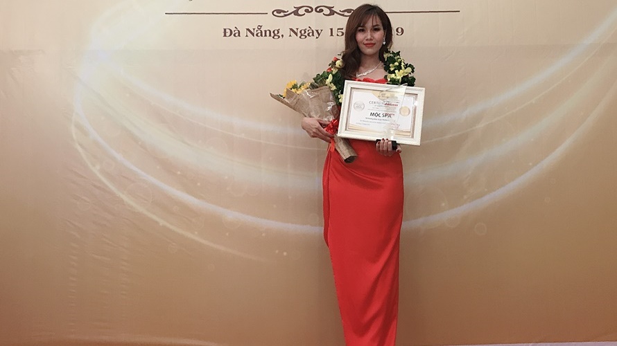 Master Ninh Chiêm ( Mộc )- giám khảo bộ môn chăm sóc Da: “Sứ mệnh của làm đẹp là giúp những người phụ nữ trở nên hạnh phúc”