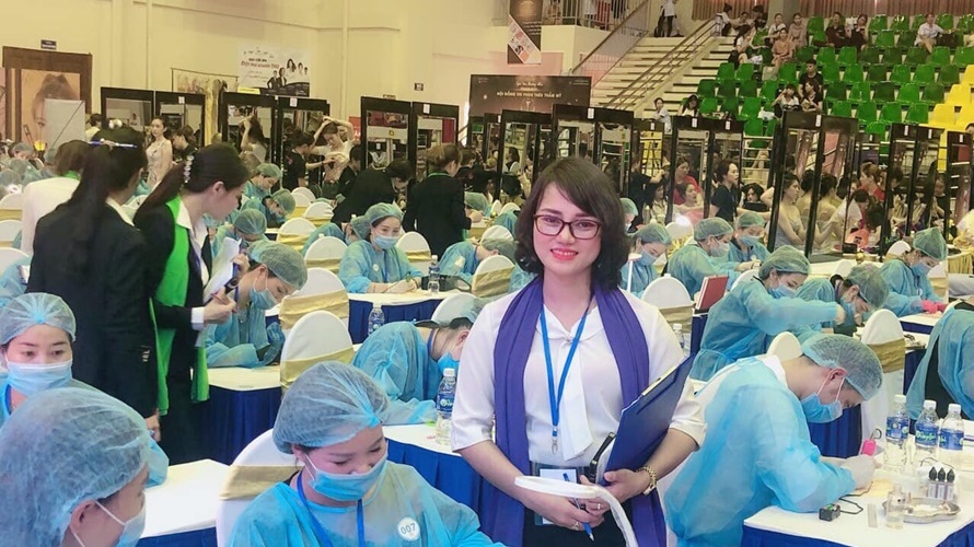 Master Vũ Thị Huyền- giám khảo bộ môn phun thêu thẩm mỹ: “Master Beauty Awards là nơi các thí sinh tài năng tỏa sáng và thăng hoa với ước mơ của mình”