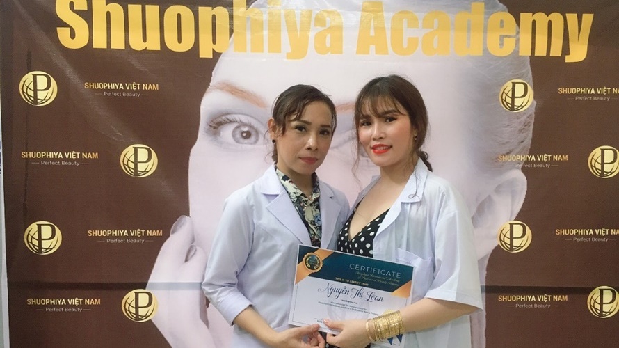 Nguyễn Thị Loan- đề cử Bàn tay vàng ngành phun thêu thẩm mỹ: “Tôi tin rằng tình yêu và sự đam mê sẽ giúp tôi bứt phá và thành công trong sự nghiệp”