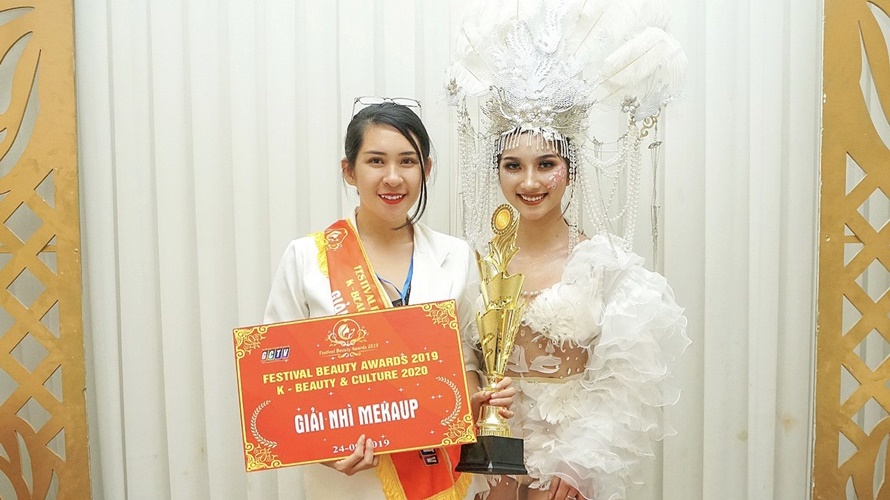 Nghệ nhân Ngân Đoàn ( Julie Đoàn)- giải Nhì bộ môn Make up: “Thành công đối với tôi đến bằng tài năng, tâm huyết và cả lòng say mê”