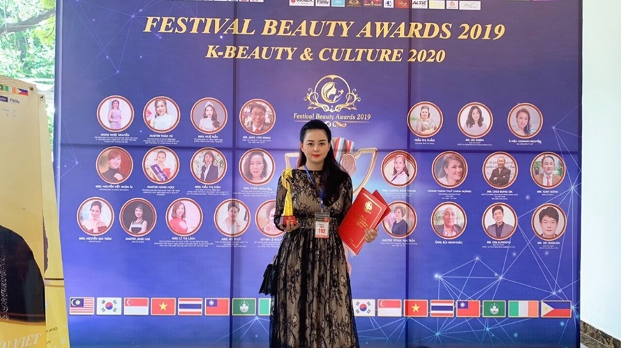 Nghệ nhân Phạm Thị Nhung- Bàn tay vàng ngành làm đẹp: “Chịu khó chau dồi kinh nghiệm và tự tin, bạn sẽ luôn chiến thắng”