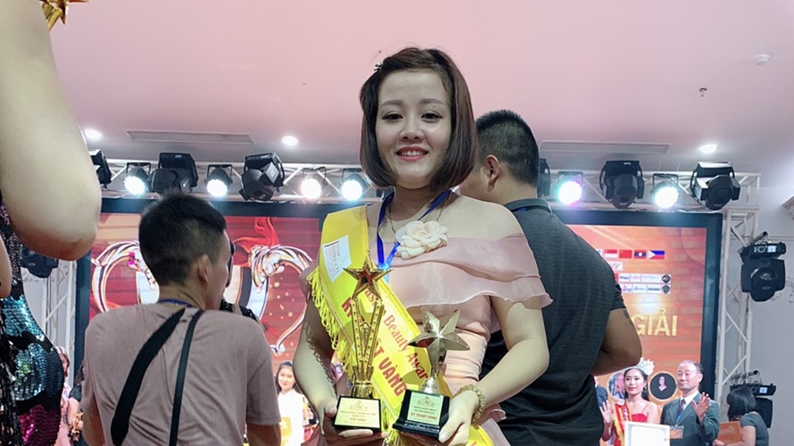 Nghệ nhân Nguyễn Thị Liên- giải kỹ thuật vàng: “Tôi tin rằng đủ đam mê, đủ cố gắng thành công sẽ nở hoa”