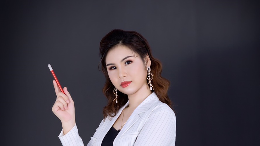Nghệ nhân Bùi Ngọc Lan xuất sắc nhận được vinh danh Kỹ thuật vàng tại cuộc thi Master Beauty Awards 2019