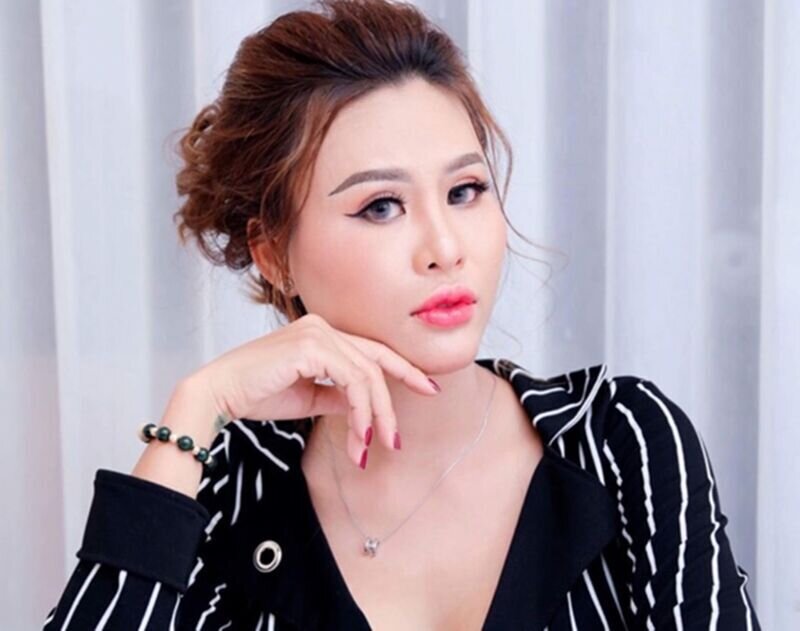 Chuyên gia Trần Thị Hồng làm Giám khảo phun thêu tại Ngôi sao tài năng ngành làm đẹp