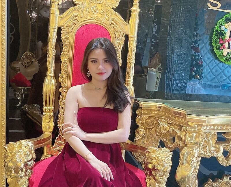 Linh Li Sa – Chuyên gia biểu diễn tán bột thủ công chân mày: Nữ doanh nhân thành công trong lĩnh vực làm đẹp