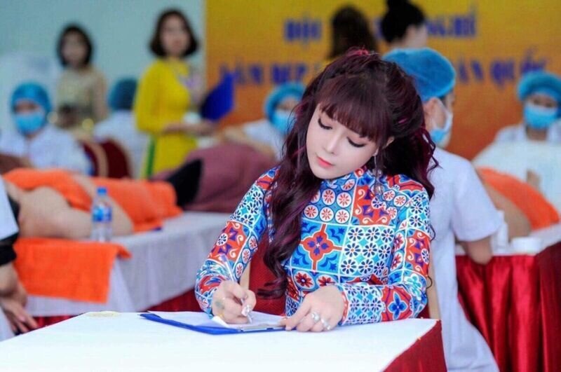 Hoa hậu Hà Thu Trang làm Trưởng ban giám khảo phun thêu thẩm mỹ cuộc thi Ngôi sao tài năng ngành làm đẹp