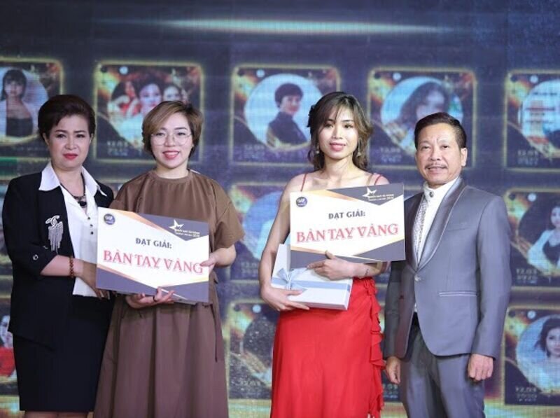 Trương Thị Hoa – giải Bàn tay vàng Ngôi sao Tài năng ngành Làm đẹp