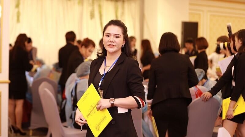 Master Võ Thị Nhung- giám khảo bộ môn Phun xăm thẩm mỹ: ““Tôi muốn đóng góp một phần công sức nhỏ cho nghề làm đẹp nước nhà.”