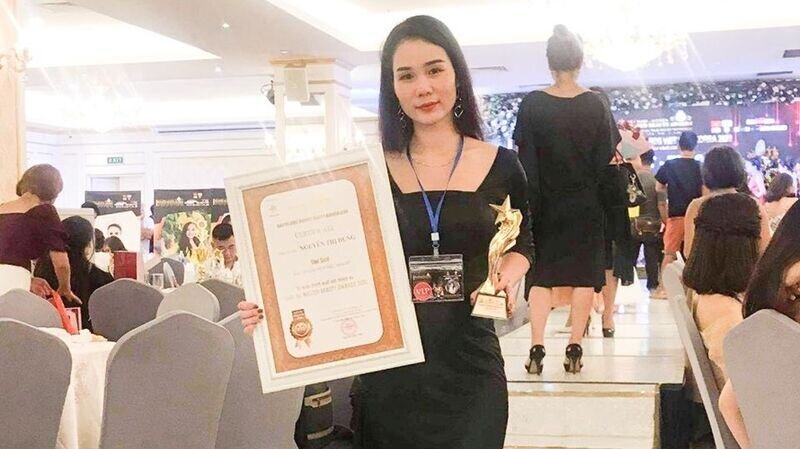 Chân dung chuyên gia làm đẹp Nguyễn Thị Dung -Vinh danh bàn tay vàng Phun thêu thẩm mỹ tại cuộc thi Master Beauty Awards 2020