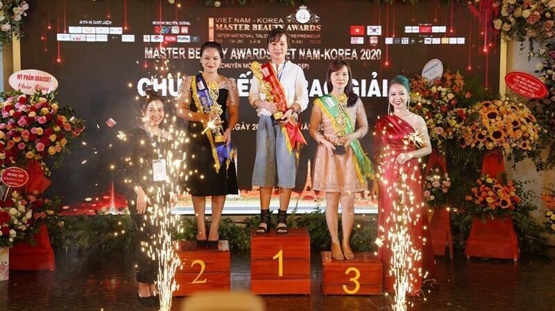 Giải nhì bộ môn Nối mi tại cuộc thi Master Beauty Awards 2020 xuất sắc gọi tên nghệ nhân Đỗ Thị Lan