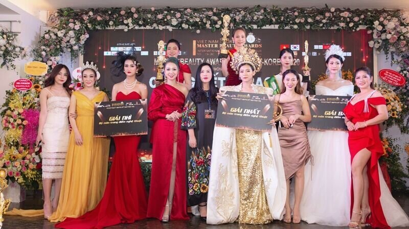 Nghệ nhân Lan Nguyễn make up xuất sắc đạt giải Nhất bộ môn Trang điểm nghệ thuật tại cuộc thi Master Beauty Awads 2020