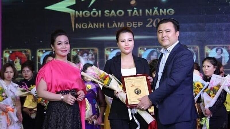 Master Trần Thị Hồng – Trưởng ban giám khảo bộ môn Phun thêu thẩm mỹ: Các giám khảo sẽ làm việc hết mình để tìm ra những thí sinh xuất sắc nhất”