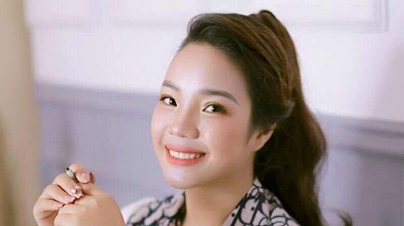 Master Nguyễn Nhung- Cố vấn bộ môn Phun thêu thẩm mỹ: người nghệ nhân làm đẹp với ước mơ không tuổi