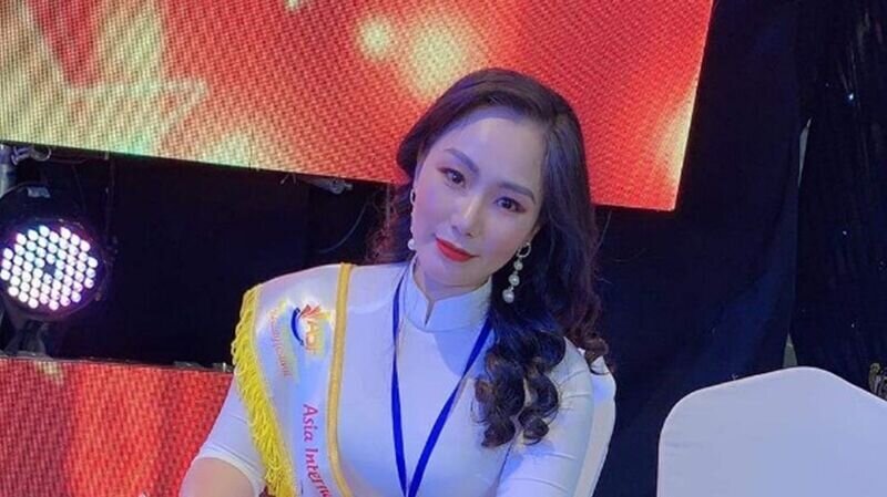 Master Trần Thị Oanh- giám khảo bộ môn Phun thêu thẩm mỹ tại cuộc thi Asia International Beauty Festival 2020